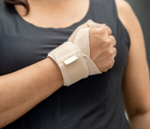 Wrist brace used to support recovery from De Quervain’s Syndrome